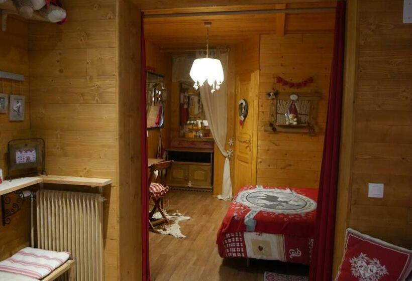 ベッドアンドブレックファースト Chalet La Colombière