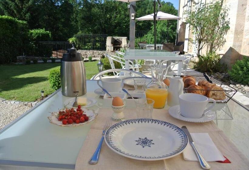 住宿加早餐  Chambre D Hôtes Au Jardin De La Bachellerie