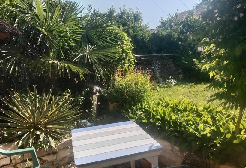 ベッドアンドブレックファースト La Cour