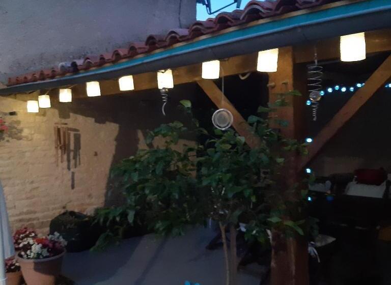 ベッドアンドブレックファースト La Cour