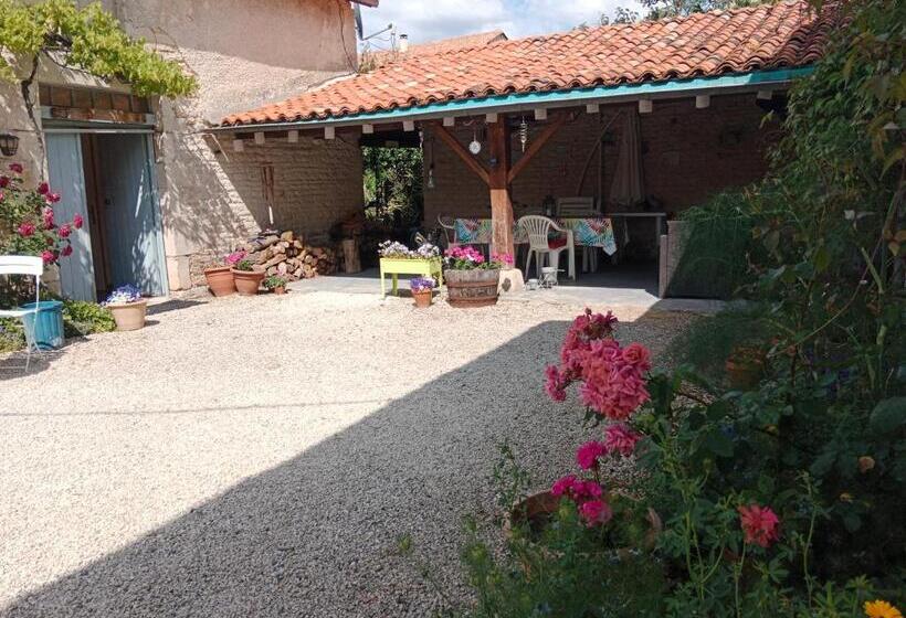 ベッドアンドブレックファースト La Cour