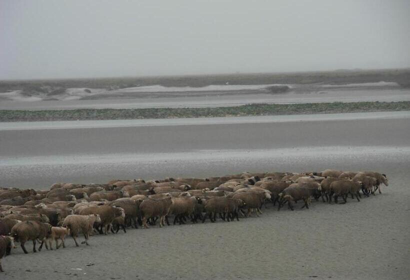 مبيت وإفطار Les Chambres D Ebalet