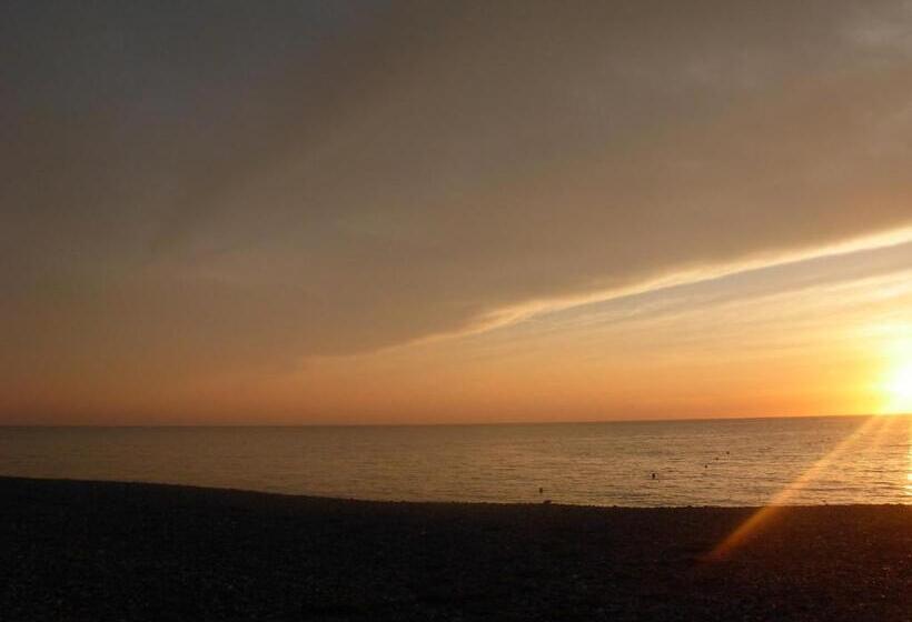 مبيت وإفطار Les Chambres D Ebalet