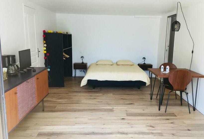 민박 Les Chambres D Hôtes De Bordustard