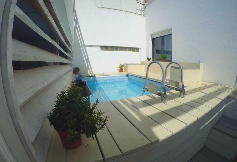 ベッドアンドブレックファースト Lisbon Waves Surf Lodge