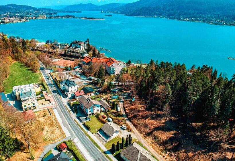 민박 Rooms 73   Helga Bartos