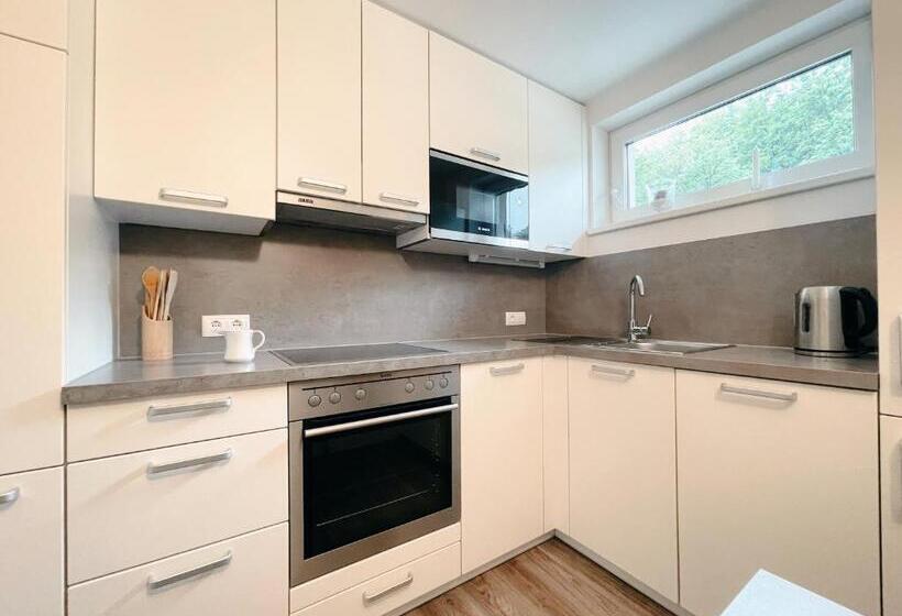 민박 Rooms 73   Helga Bartos