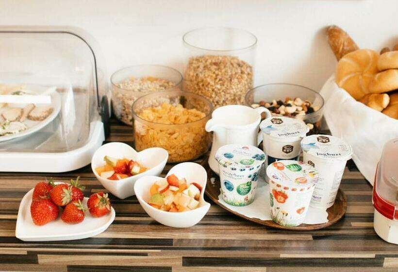 민박 Rooms 73   Helga Bartos