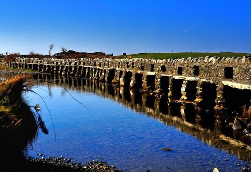 민박 The Three Arches