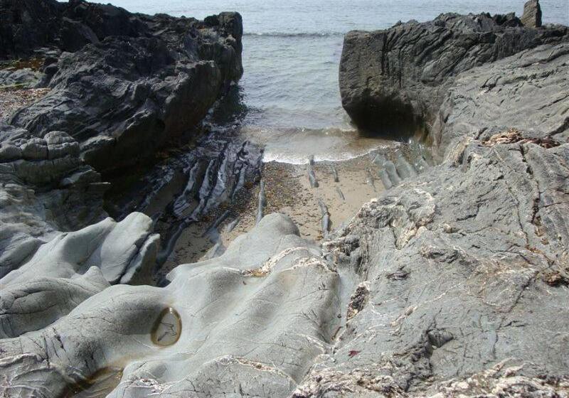 민박 The Three Arches