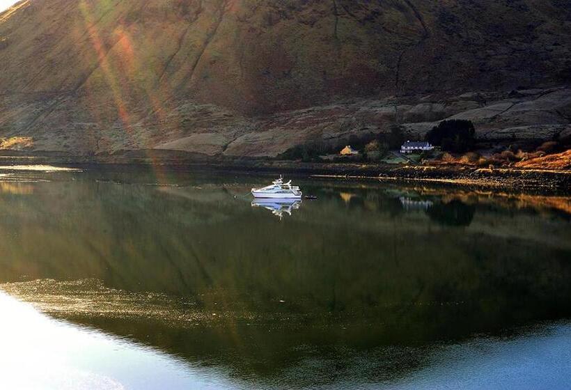 민박 The Three Arches