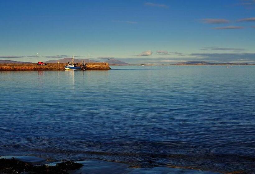 민박 The Three Arches