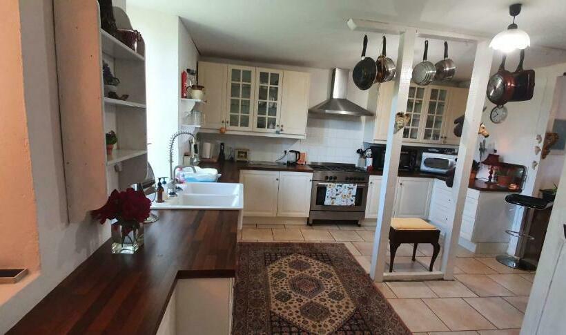 민박 Wisteria House