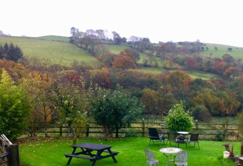 Five Saints Farmhouse B&b