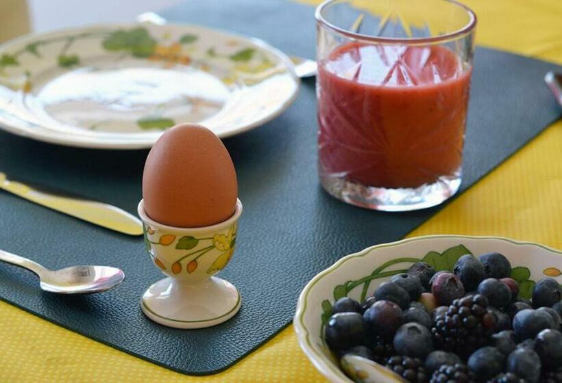 Harry S Home Tiel Bed & Breakfast