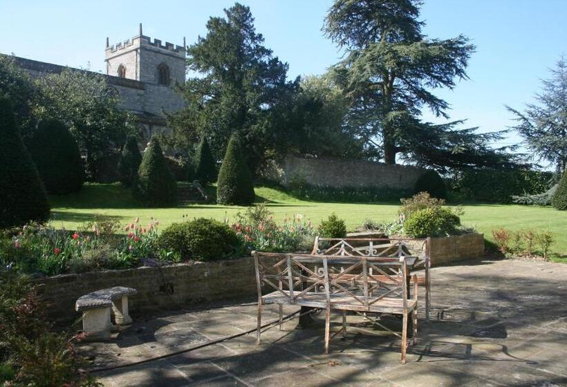 Helmdon House Bed And Breakfast