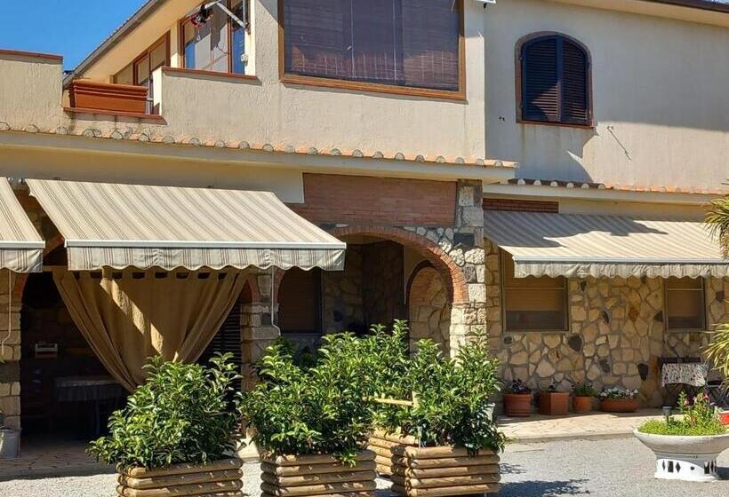 Hotel Nato Contadino