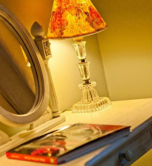 פנסיון A L Ombre Du Château