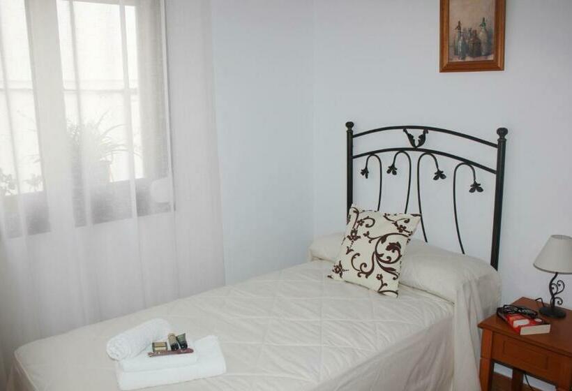 Pensión Algarrobeña