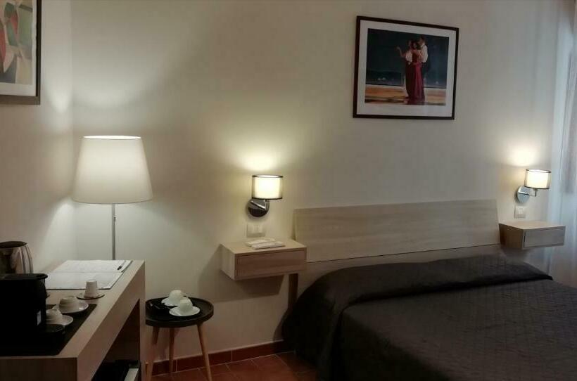 پانسیون Helios Assisi