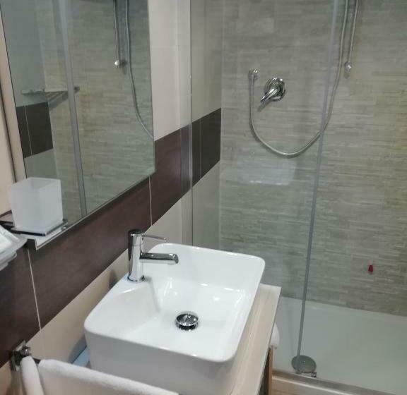 پانسیون Helios Assisi