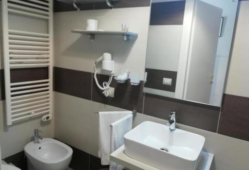 پانسیون Helios Assisi