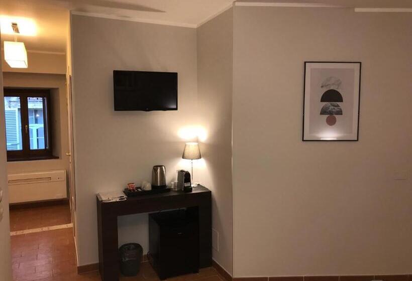 پانسیون Helios Assisi