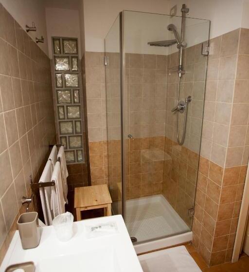 پانسیون Helios Assisi