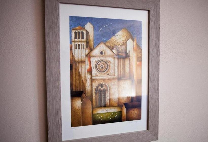 پانسیون Helios Assisi