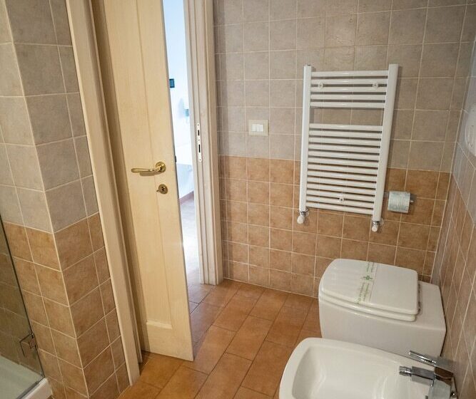 پانسیون Helios Assisi