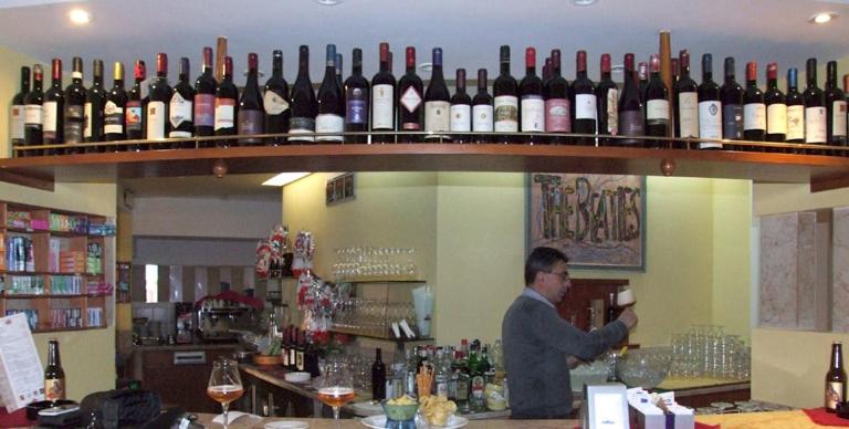 ペンション Managheri Wine Bar