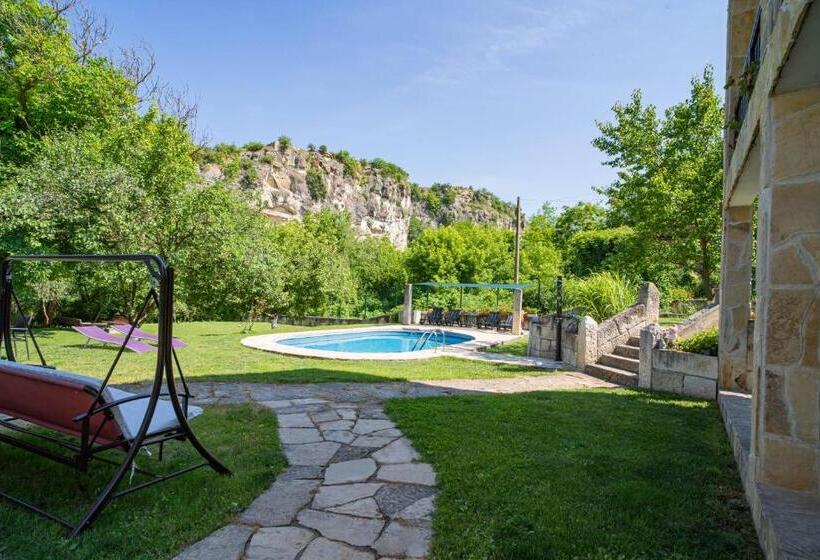 膳宿费 Neda S House