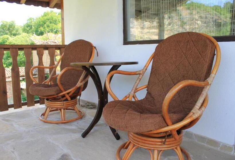 膳宿费 Neda S House