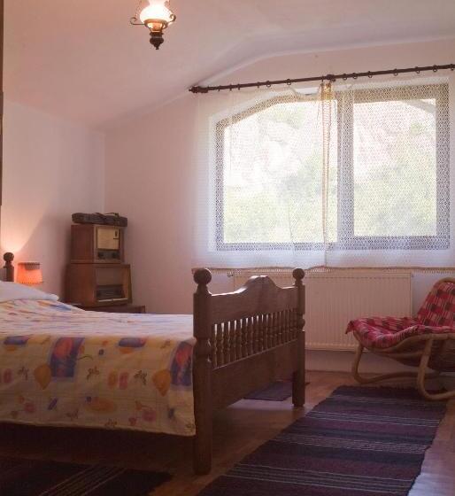 膳宿费 Neda S House