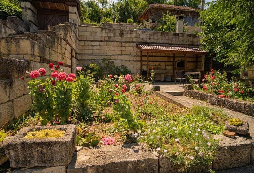 膳宿费 Neda S House