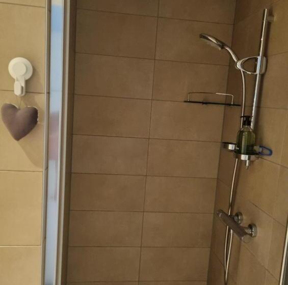 Pension Romantic Room In Brussels Sky