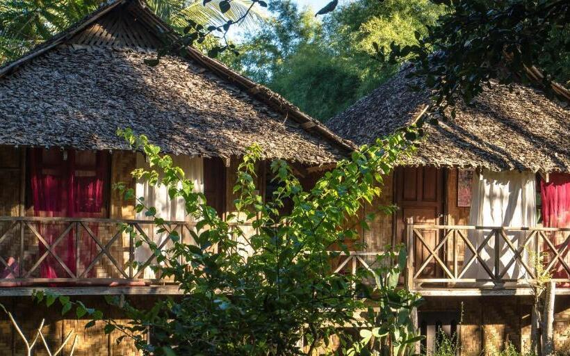 بنسيون Sang Tong Huts