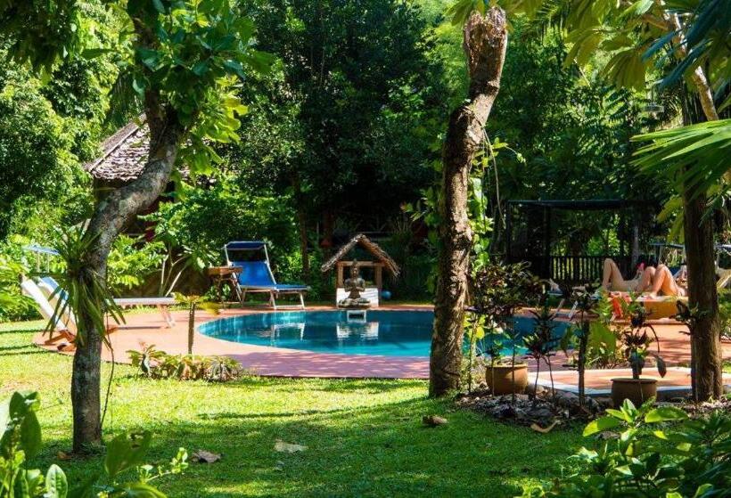 بنسيون Sang Tong Huts