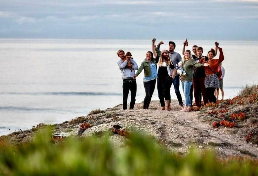 פנסיון Surfness Lodge