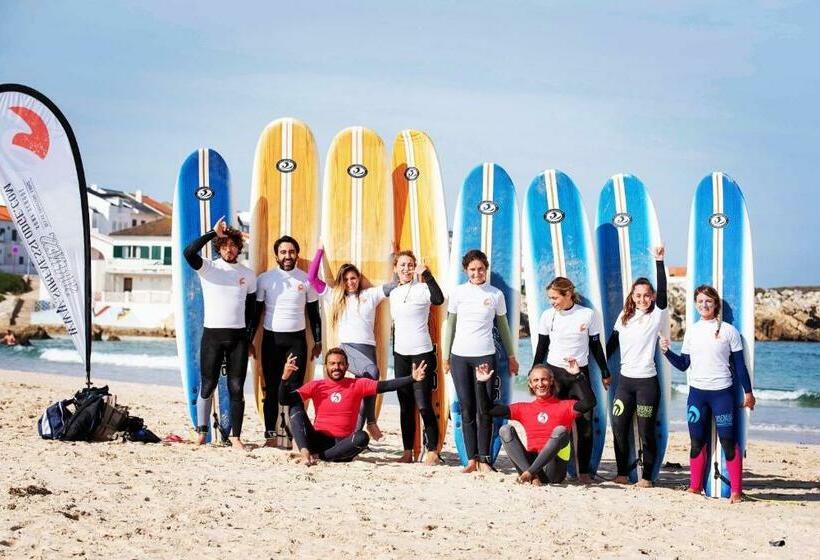 פנסיון Surfness Lodge