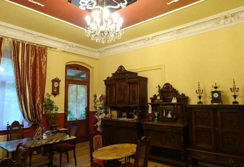 펜션 Villa Imperia, Museums