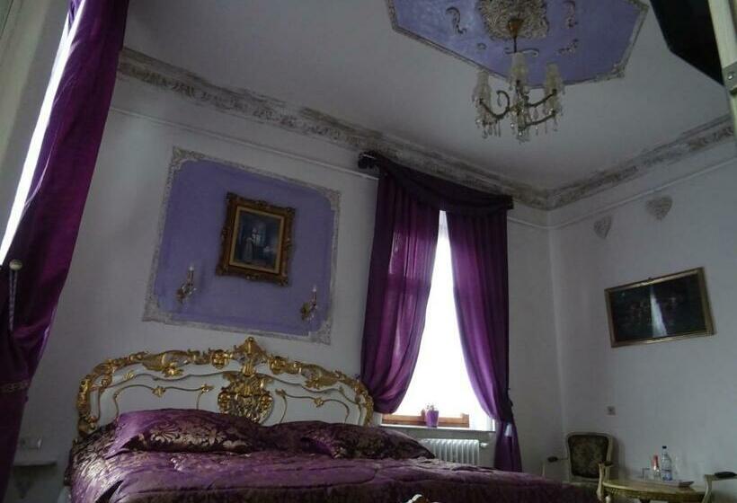 펜션 Villa Imperia, Museums