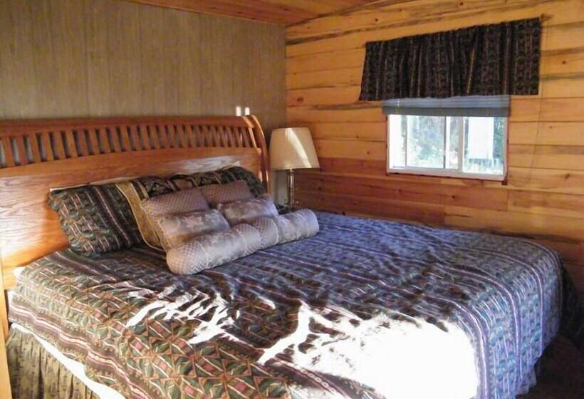 리조트 Mowat Landing Cottages