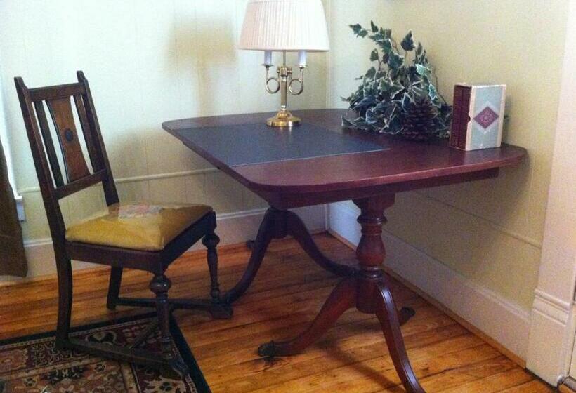 ユースホステル Brooks House Suites