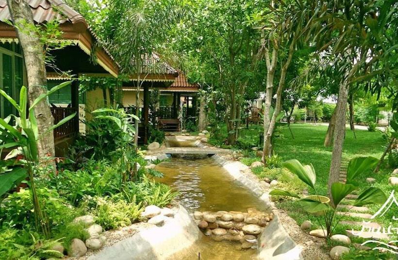 Baan Nam Pen Resort