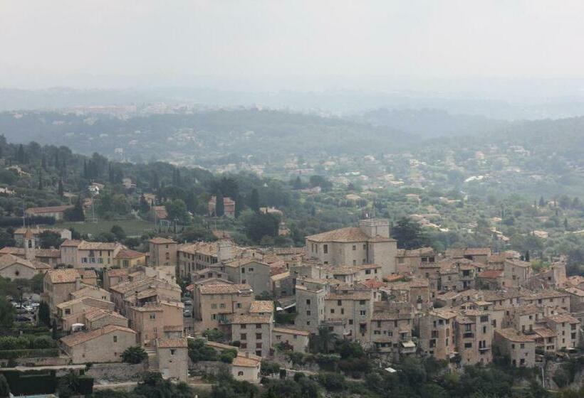 مبيت وإفطار La Tourrette