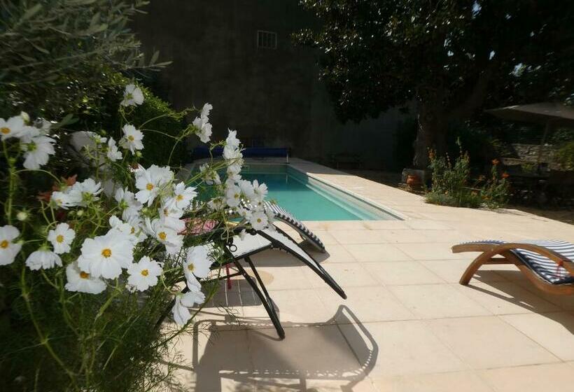 مبيت وإفطار Clos Du Magnolia