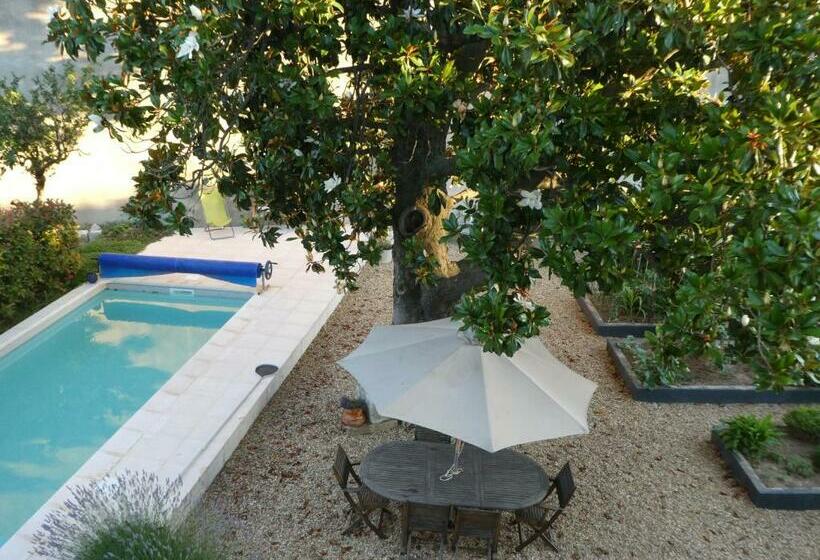 مبيت وإفطار Clos Du Magnolia