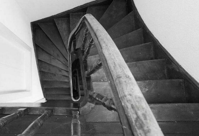 تختخواب و صبحانه De Roermondse Beleving