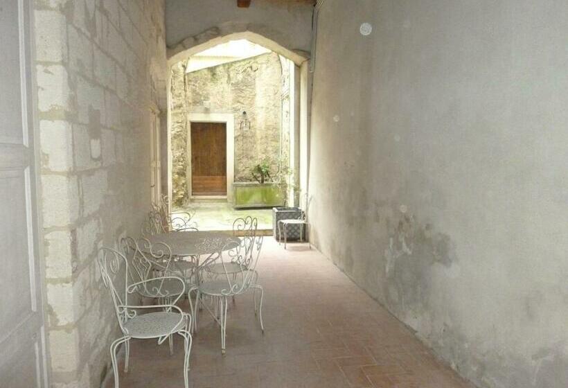 تختخواب و صبحانه Le Cloitre Du Couvent